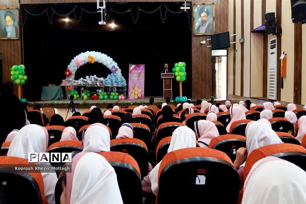 تجلیل از مقام‌آوران مسابقات فرهنگی، هنری، ورزشی دختران ابتدایی شهرستان کازرون