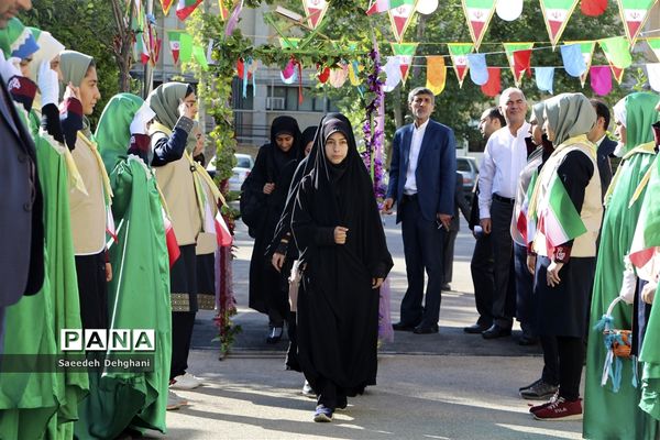 افتتاحیه سی وهفتمین دوره مسابقات قرآن وعترت ونماز