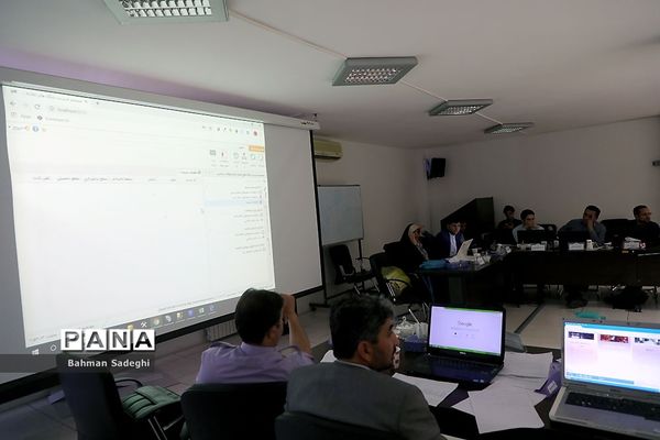 دومین روز جلسه توجیهی رابطان استانی سامانه‌های دانش آموزی