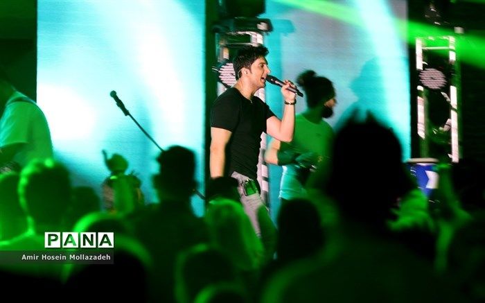 کنسرت نوستالژی فرزاد فرزین تمدید شد