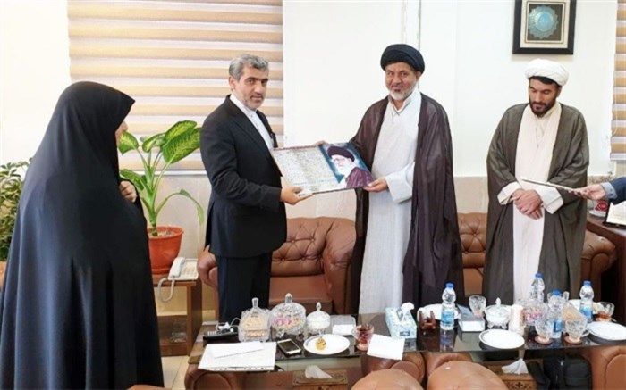 روح فعالیت های تربیتی در آموزش و پرورش باید قرآن و نماز باشد