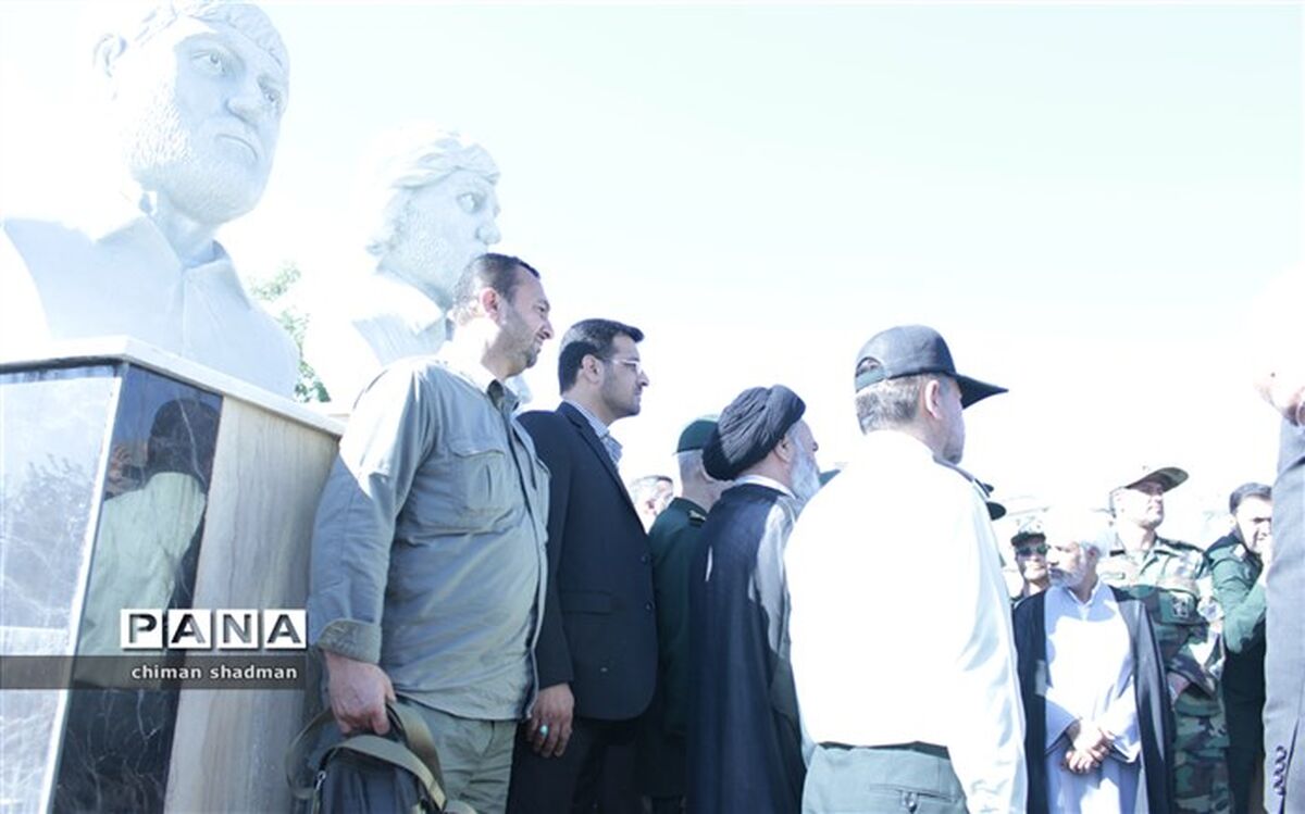 رونمایی از  سردیس برادران شهید شبلی در سنندج