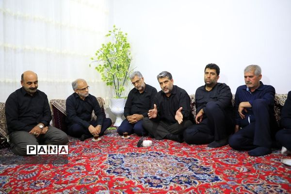 دیدار آیت الله عبادی با خانواده شهید هادی  نیرومندزاده