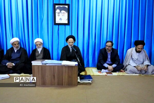 دیدار اعضای شورای عالی بسیج اساتید استان با نماینده ولی فقیه