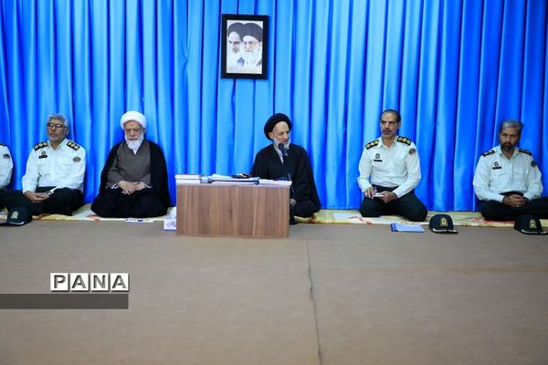 دیدار رئیس پلیس و پرسنل مواد مخدر استان با نماینده ولی فقیه در خراسان جنوبی