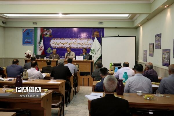 نشست ارزیابان لباس فرم مدارس خراسان رضوی