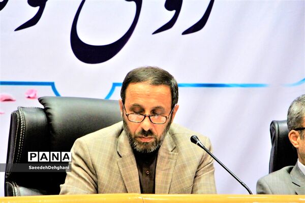 جلسه ستاد پشتیبانی سوادآموزی استان فارس با حضور رئیس نهضت سواد آموزی کشور