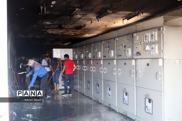 مهار آتش سوزی ایستگاه برق گله‌دار