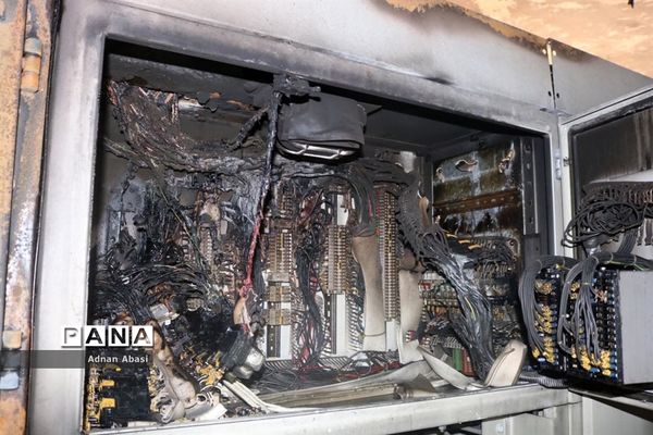 مهار آتش سوزی ایستگاه برق گله‌دار