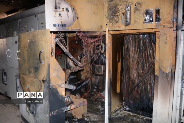 مهار آتش سوزی ایستگاه برق گله‌دار