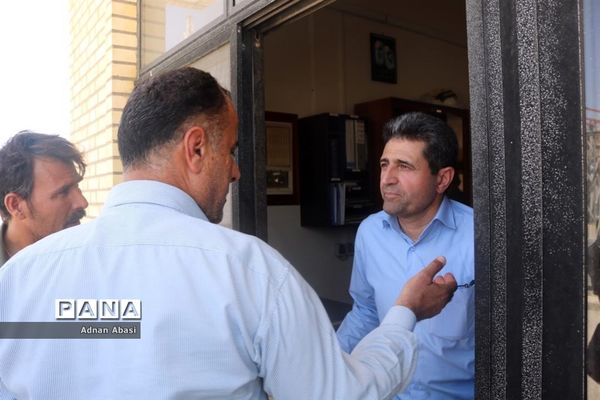 مهار آتش سوزی ایستگاه برق گله‌دار