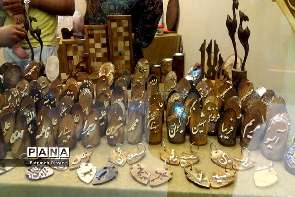 نمایشگاه توانمندی‌های بانوان کارآفرین استان زنجان