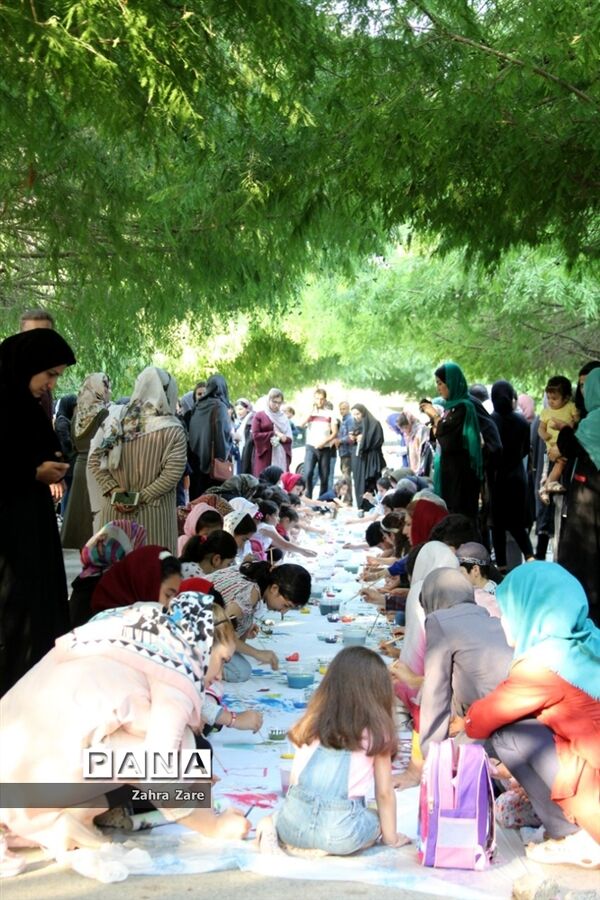 کارگاه نقاشی مادر و کودک در روستای زرین‌کلای جویبار