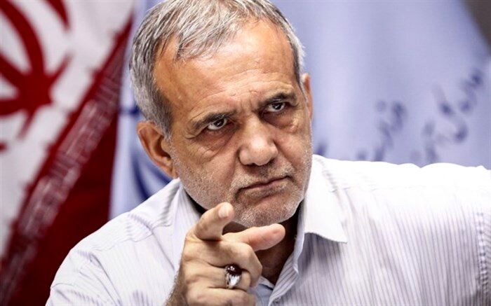 پزشکیان: اقدام سپاه در ساقط کردن پهپاد آمریکایی مشت محکمی بر دهان یاوه‌گویان بود
