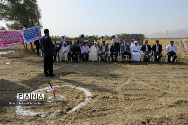 کلنگ‌زنی گلخانه ۱.۵ هکتاری با اعتبار ۳۶ میلیارد ریال در بخش گله‌دار