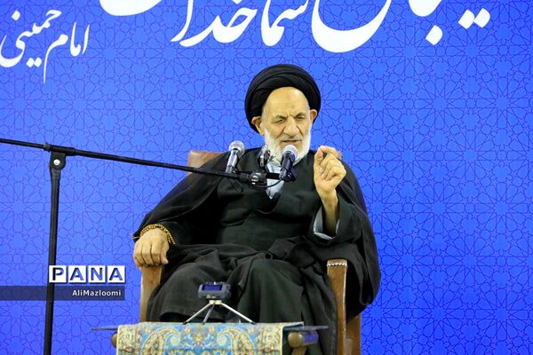 دیدار جمعی از طلاب و روحانیون فعال در مدارس استان با نماینده ولی فقیه