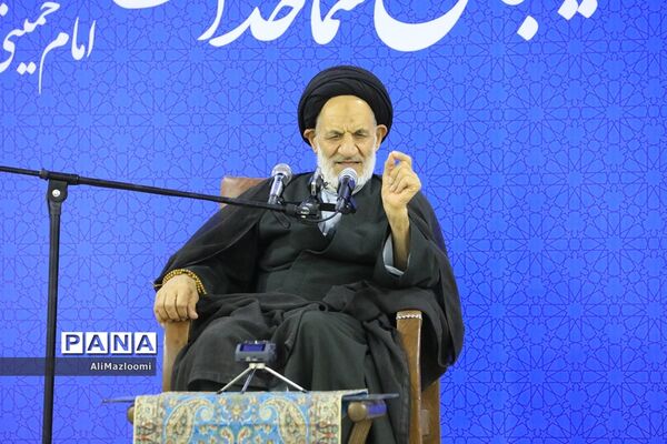 دیدار جمعی از طلاب و روحانیون فعال در مدارس استان با نماینده ولی فقیه
