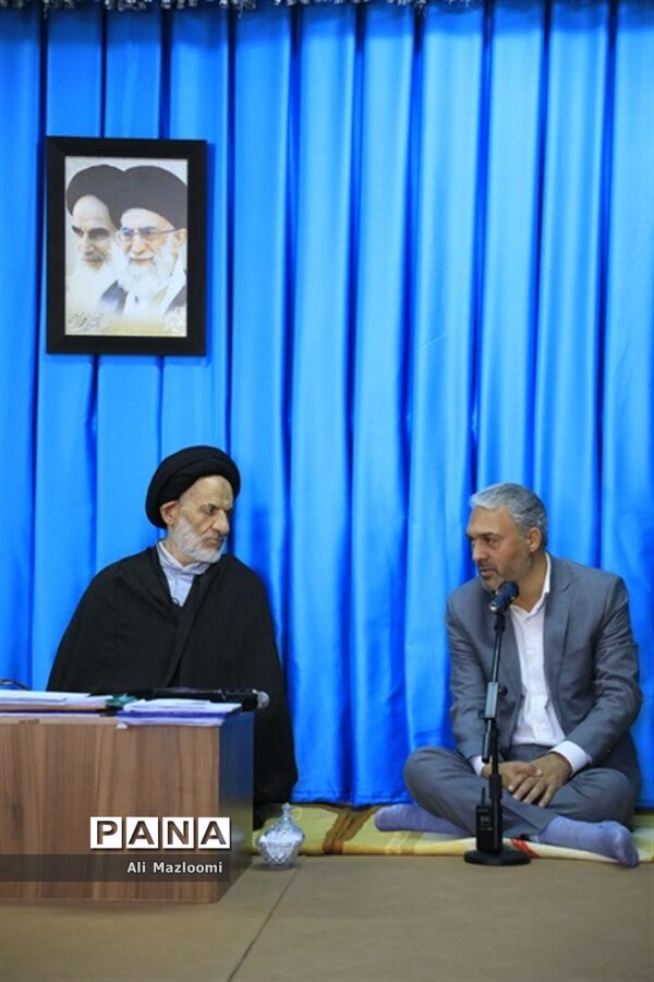 دیدار اعضای شورای هماهنگی مبارزه با مواد مخدر استان با نماینده ولی فقیه