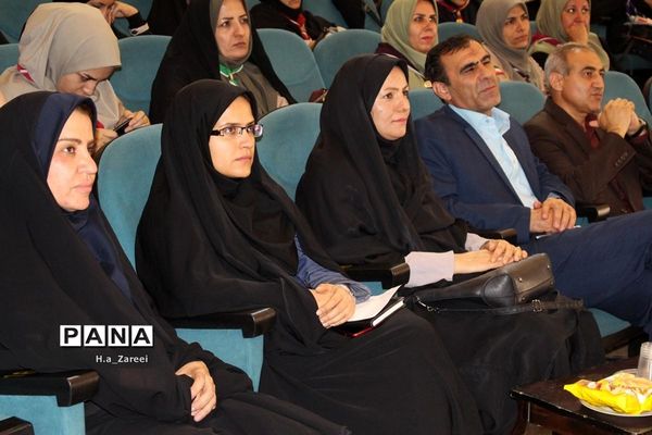 نشست مشترک مجامع اعضا،مربیان و شوراهای دانش‌آموزی در بخش خواهران