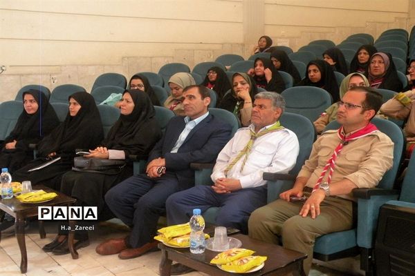 نشست مشترک مجامع اعضا،مربیان و شوراهای دانش‌آموزی در بخش خواهران