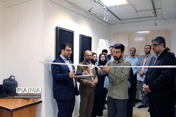 افتتاح نمایشگاه گرافیک طوفان شن