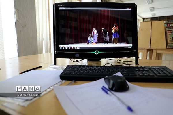 بازدید مدیرکل فرهنگی هنری  از دبیرخانه جشنواره فرهنگی هنری