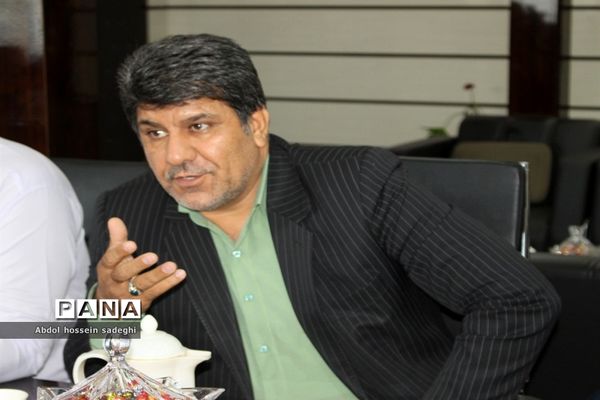 جلسه کارگروه استانی لباس فرم و سرویس دانش‌آموزی استان بوشهر