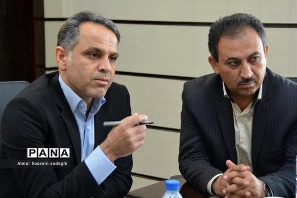 جلسه کارگروه استانی لباس فرم و سرویس دانش‌آموزی استان بوشهر