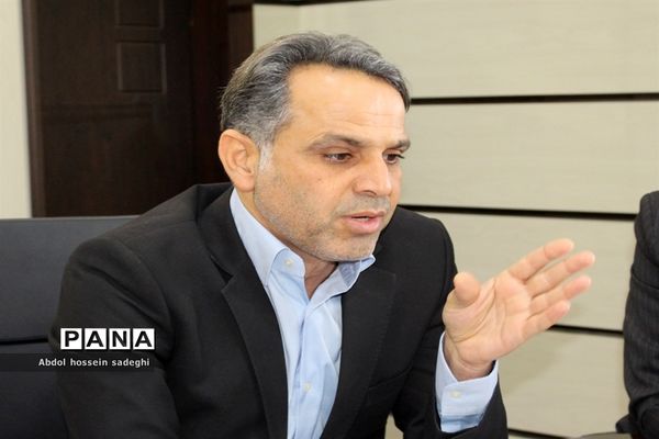 جلسه کارگروه استانی لباس فرم و سرویس دانش‌آموزی استان بوشهر