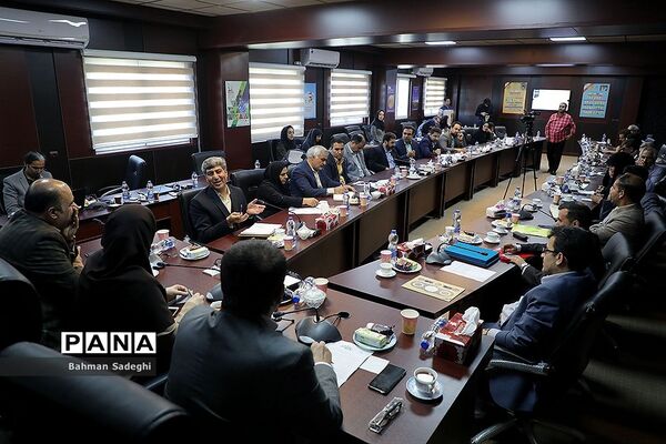 امضای تفاهم‌نامه‌ سه‌جانبه برای مشارکت دانش‌آموزان در حوزه کارآفرینی و خلق ثروت