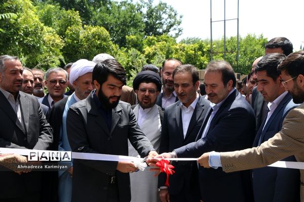 اهدای کالاهای اساسی به سیل زدگان شیراز