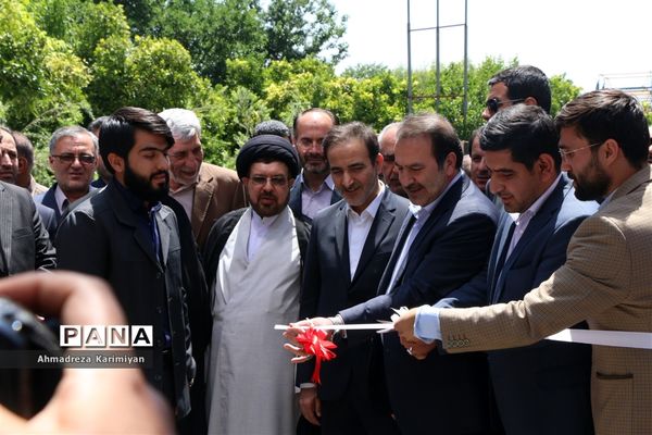 اهدای کالاهای اساسی به سیل زدگان شیراز