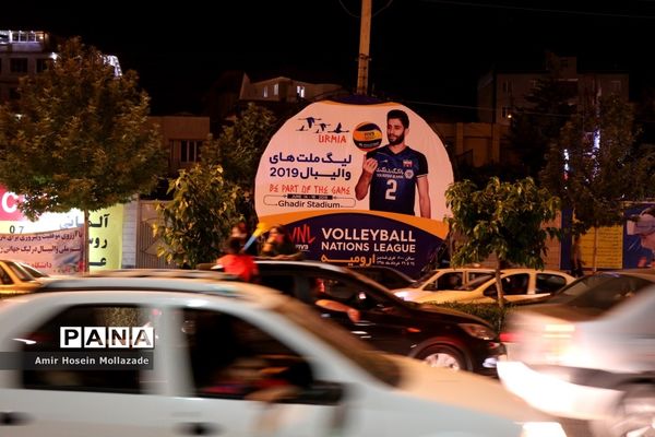 َشادی مردم پس برد تیم ملی والیبال