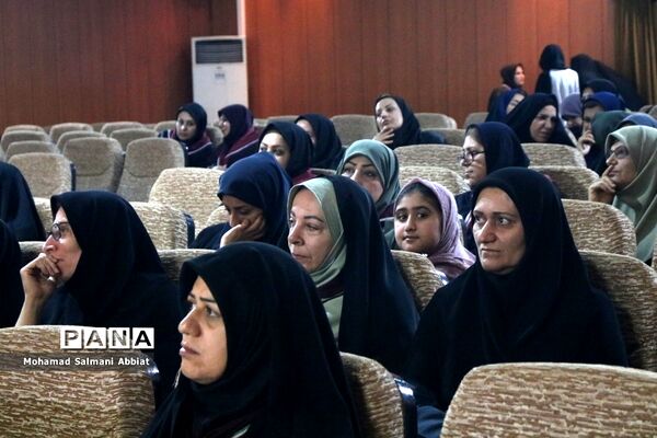 همایش تجلیل از مربیان و مدیران پیشتاز سازمان دانش‌آموزی ناحیه یک اهواز