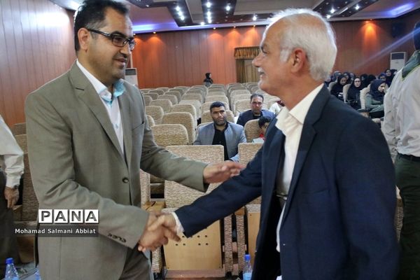 همایش تجلیل از مربیان و مدیران پیشتاز سازمان دانش‌آموزی ناحیه یک اهواز