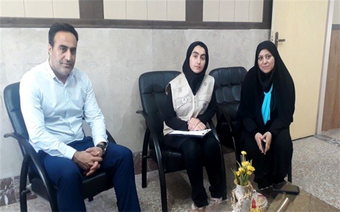 دیدار  خبرنگاران دانش آموز با مسئول روابط عمومی آموزش و پرورش ناحیه یک ری
