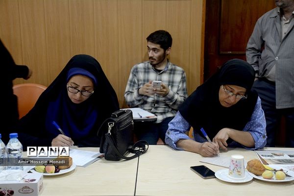 نشست خبری مدیرعامل بانک سلول‌های بنیادی بند خون ناف رویان جهاد دانشگاهی