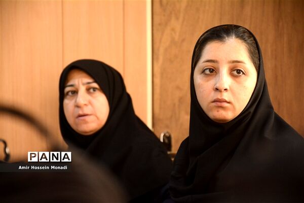 نشست خبری مدیرعامل بانک سلول‌های بنیادی بند خون ناف رویان جهاد دانشگاهی