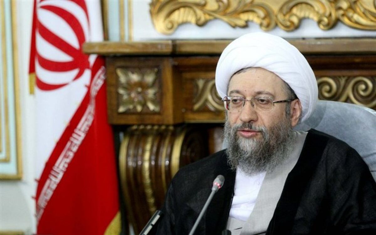 آملی لاریجانی: اطلاعات کل نظام بانکی را در اختیار دیگران قرار دادن، به مصلحت نیست