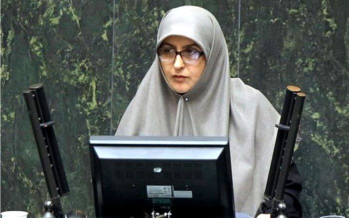 طیبه سیاوشی: ازدواج دختران کودک زندگیشان را تباه می کند