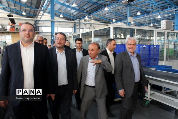 بازدید وزیر صنعت، معدن و تجارت از واحدهای تولیدی و صنعتی اسلامشهر