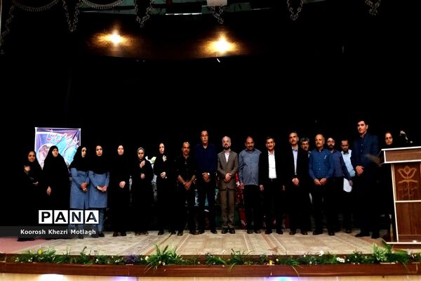 تجلیل از فرهنگیان ممتاز مسابقات  قرآن، عترت و نماز، فرهنگی  هنری و ورزشی در شهرستان کازرون