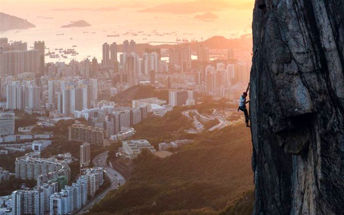  صعود از صخره عمودی در عکس روز نشنال جئوگرافیک