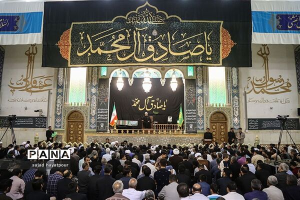 تشییع پیکر شهید گمنام در حرم حضرت معصومه (س)