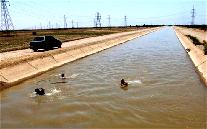 گرمای تابستان و شنا در کانال‌های مرگبار