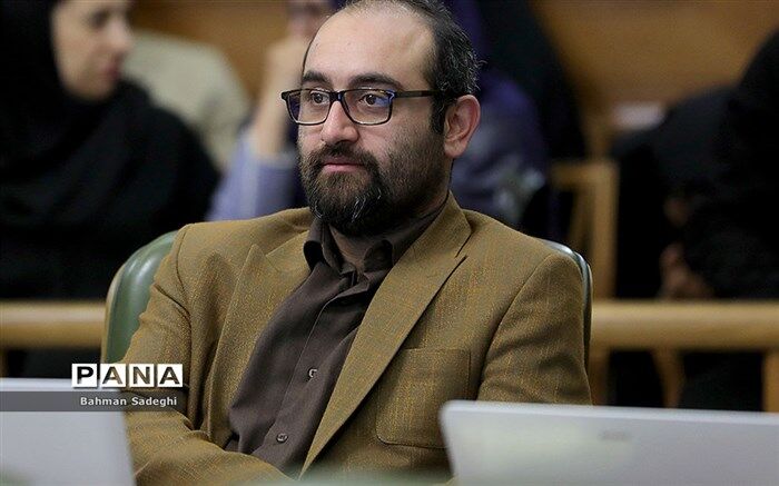 نظری: مشکل پله‌های برقی و آسانسور ایستگاه مترو شادمان حل نشده است