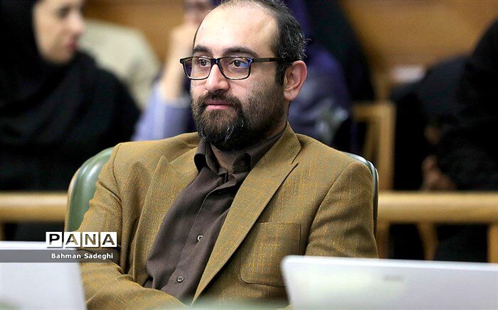 نظری: مشکل پله‌های برقی و آسانسور ایستگاه مترو شادمان حل نشده است