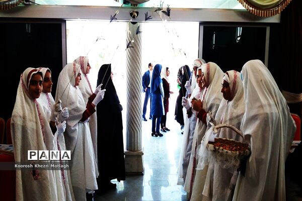 تجلیل از دانش آموزان و دبیران منتخب جشنواره‌ها و مسابقات علمی - پژوهشی در کازرون