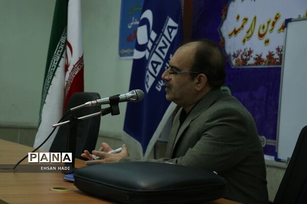 کلاس‌های تابستانه خبرنگاری و مجری‌گری دانش‌آموزان پسر در سازمان دانش‌آموزی