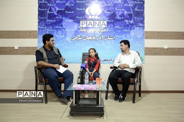 حضور  زهرا بیرامی(دختر ژله ای ) در دفتر خبرگزاری پانا آذربایجان شرقی